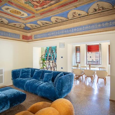 Urbanicooh Garisenda - Piazza Maggiore View 볼로냐 외부 사진