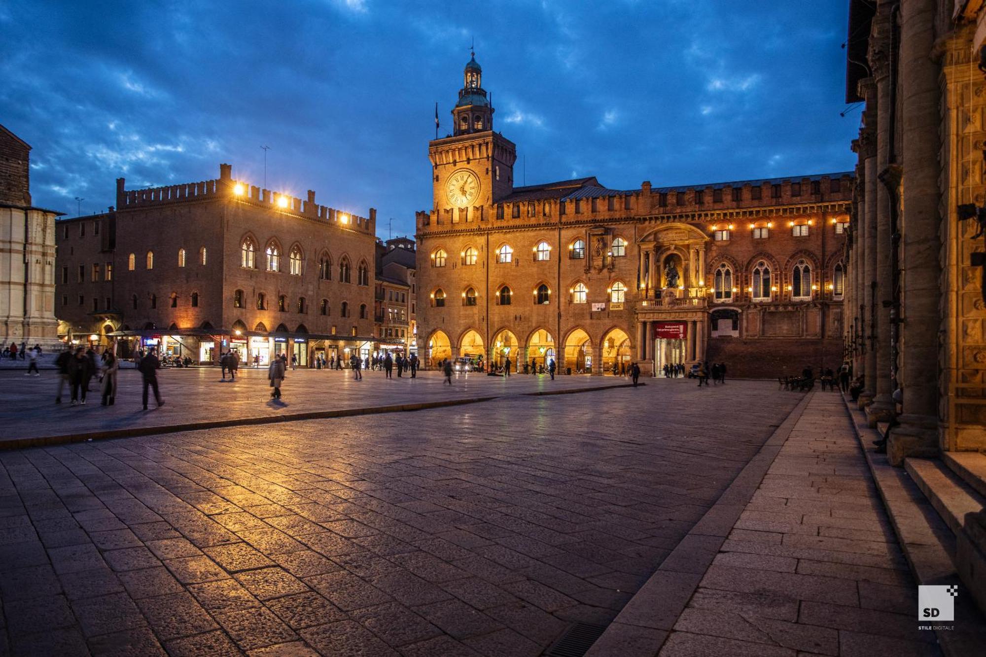 Urbanicooh Garisenda - Piazza Maggiore View 볼로냐 외부 사진